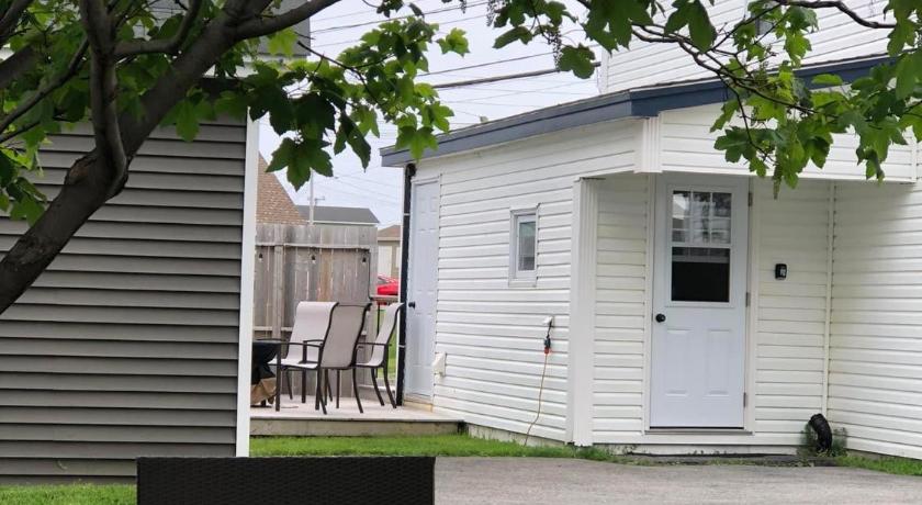 Image of Three-Bedroom House 5