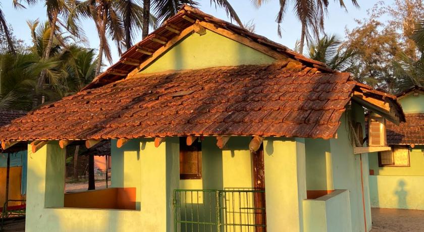 Castello's Coco Huts — Hotel in Goa
