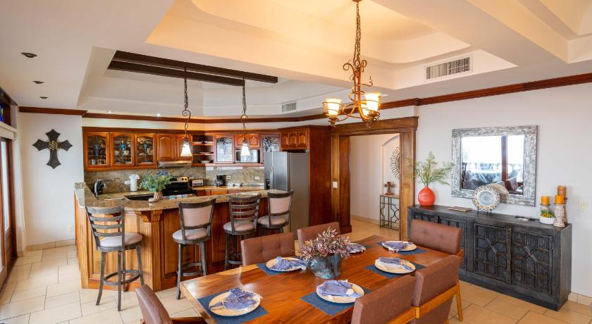 Pacifico Colonial Condominiums photo