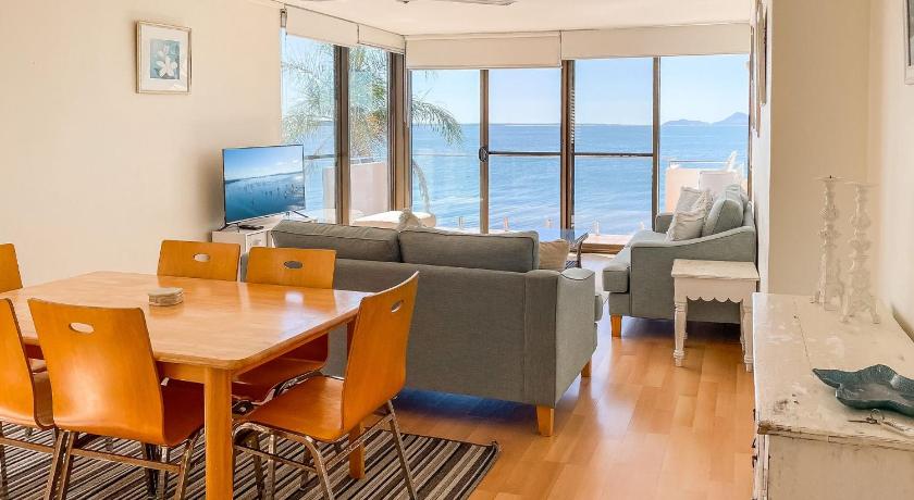 Harbourside 13 fantastic waterfront unit — Hotel in Port Stephens