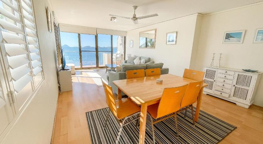 Harbourside 13 fantastic waterfront unit photo