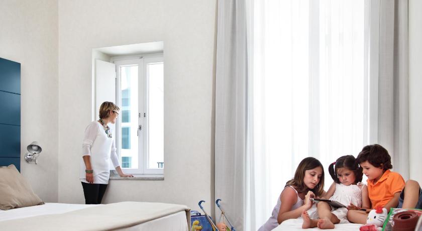 Фото: Трехместный номер Стандарт (Standard Triple Room) 6