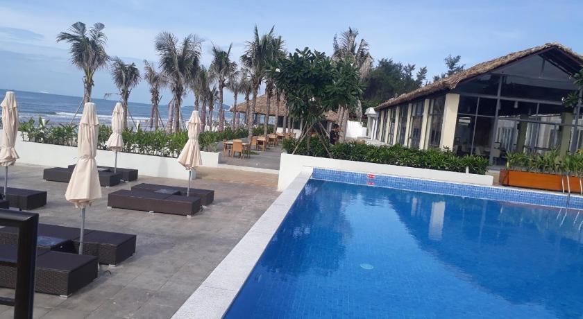 ARIA RESORT-FREE SWIMMING POOL, Relax by sea Ho boi mien phi va bai tam rieng, 40m ra bien photo