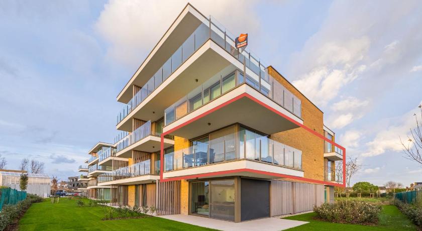 Spacious apartment with sunny terrace - image 4