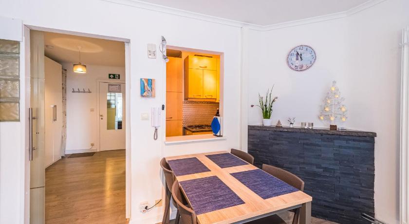 Spacious studio with separate sleeping area - image 11