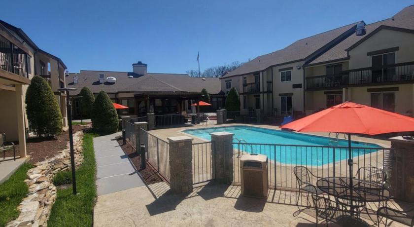 Club - Hotel Nashville Inn and Suites photo