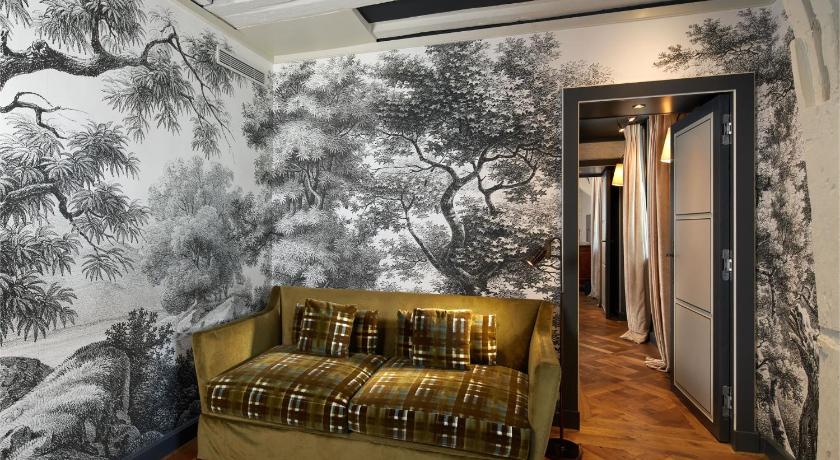 Image of Superior Junior Suite 9