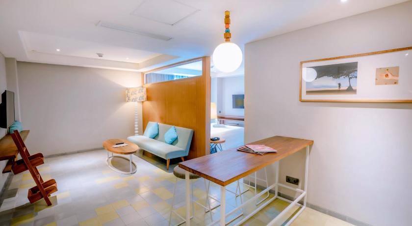 Image of Junior Suite with Complimentary Treats 13