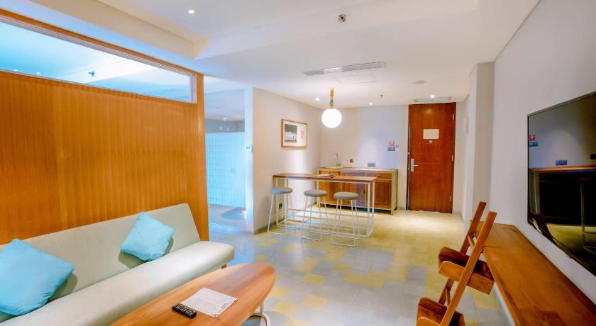 Image of Junior Suite with Complimentary Treats 14