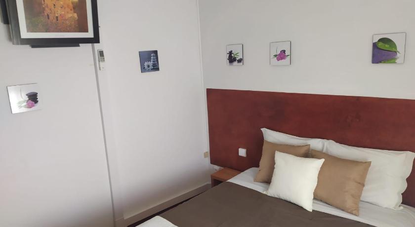 埃斯特雷莫什 Residencial Carvalho 3星级 酒店 外观