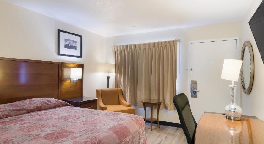 Rodeway Inn Greeley photo
