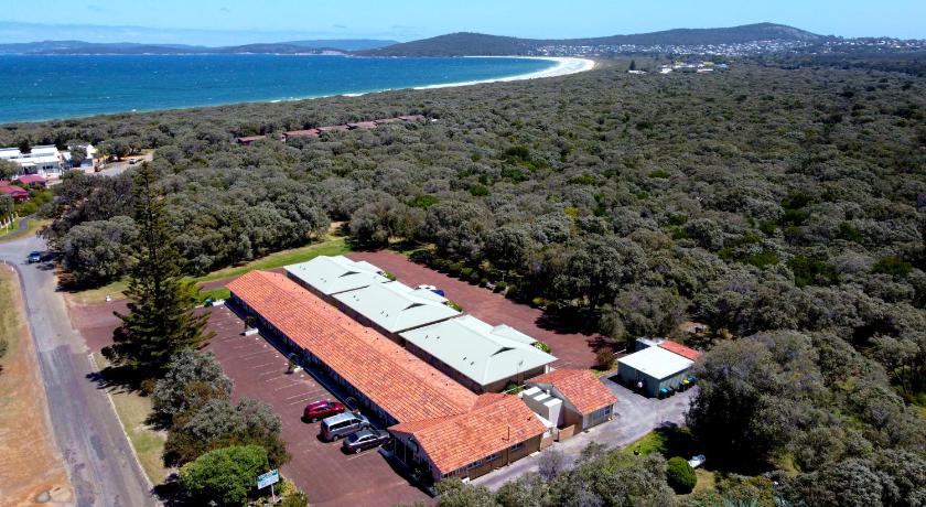 Emu Point Motel photo