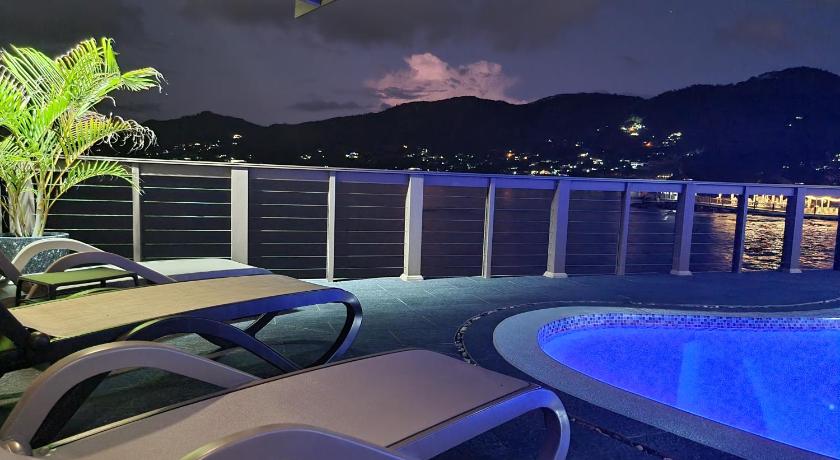 The Drake Seaside Apartment photo