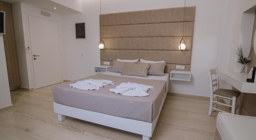 Dora Apartments photo