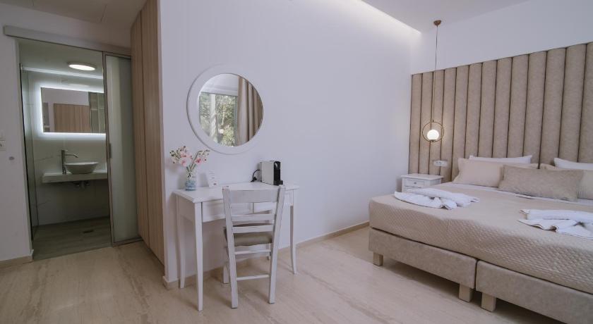 Image of Triple Room with Garden View 5