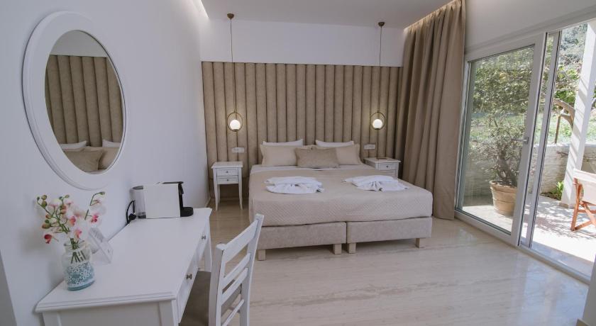 Image of Triple Room with Garden View 1