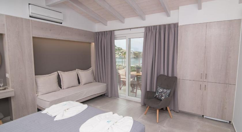 Image of Superior Triple Room with Sea View 5