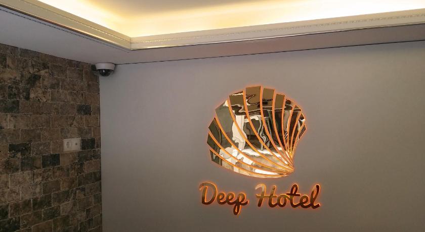 Deep Hotel photo