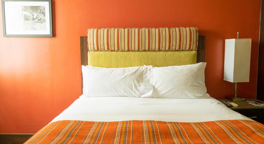 Image of Traditional Queen Room 4