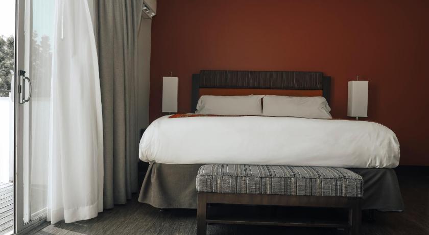 Image of Luxury King Room 7