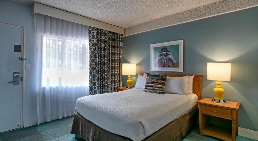 La Jolla Cove Suites photo