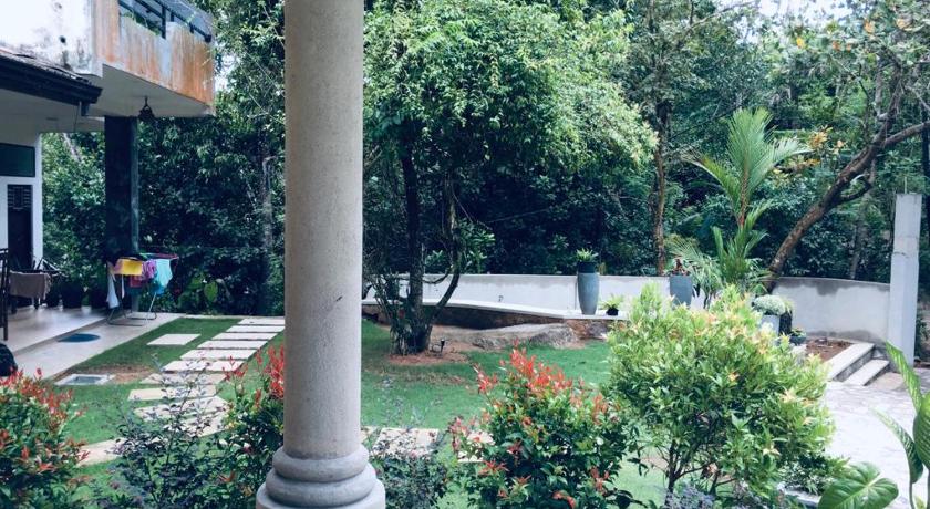 Center Point Villa Unawatuna photo