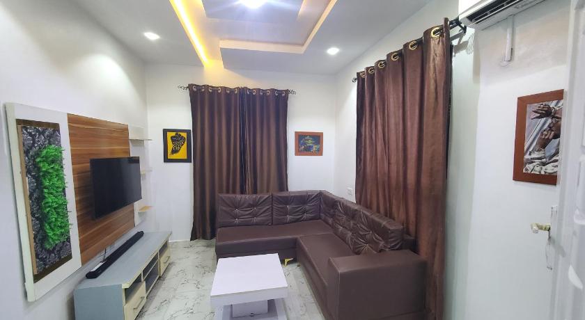 Awesome 1-Bed Apartment In Isheri-Egbeda Area With FREE WIFI &amp; 24hrs Power — Hotel in Lagos