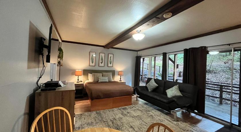 레깃 Redwoods River Resort & Campground 숙소 수영장