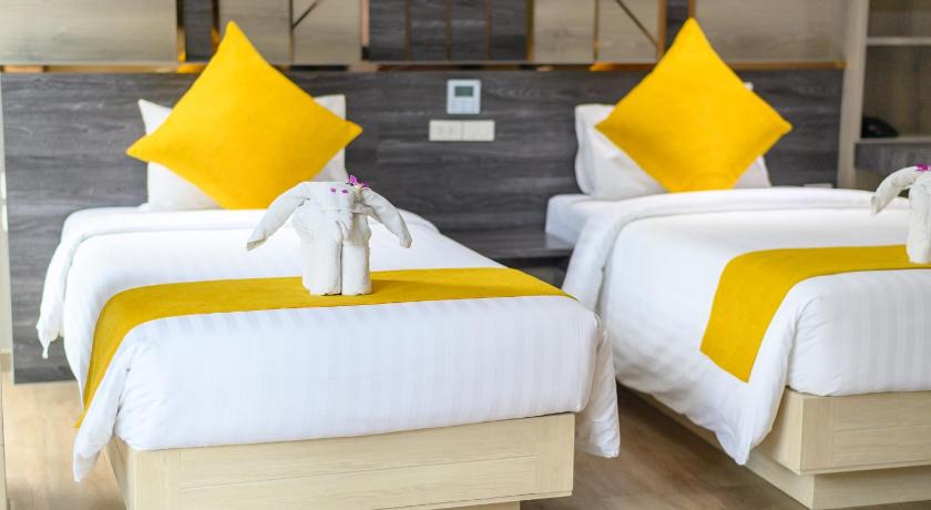 Image of Deluxe Family Suite 9
