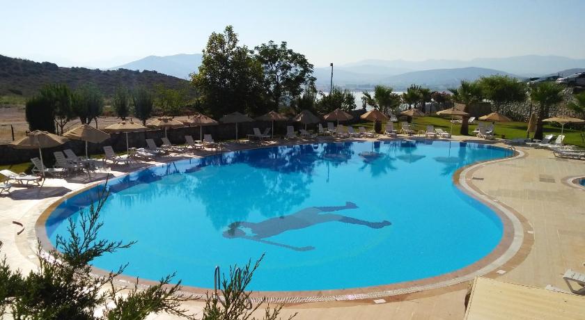 Lakeside Garden Holiday Village photo