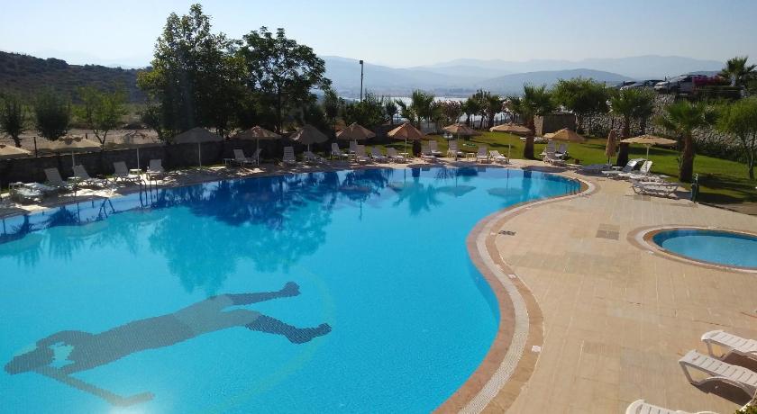 Lakeside Garden Holiday Village photo