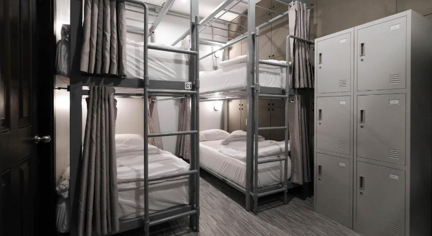 Man Cave Hostel - image 4