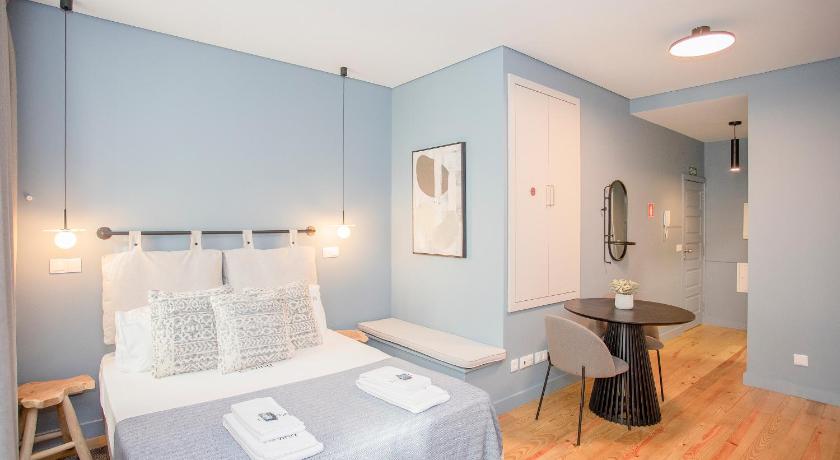 Liiiving in Porto - Historic Clerigos Apartments — Hotel in Porto