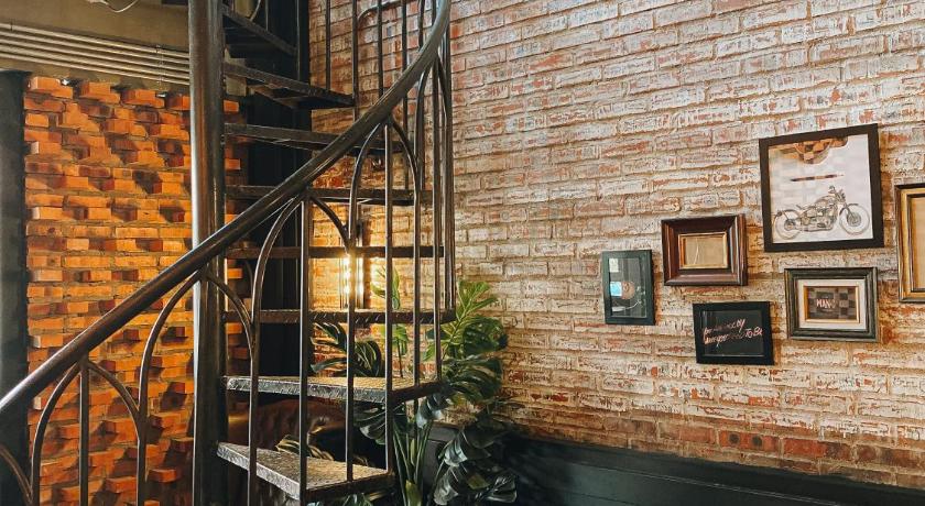 Man Cave Hostel - image 6