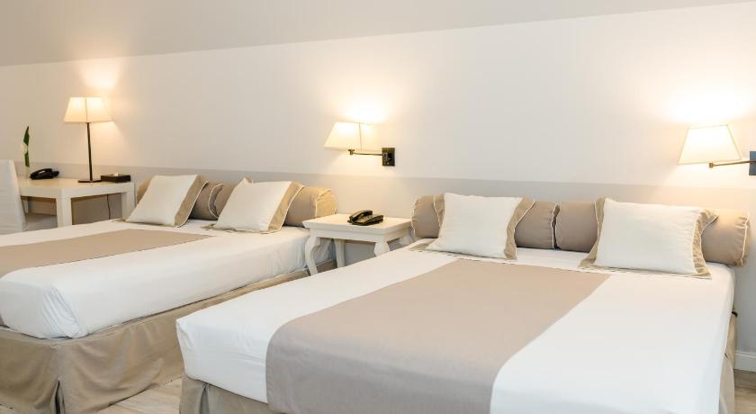 Image of Superior Family Room 10