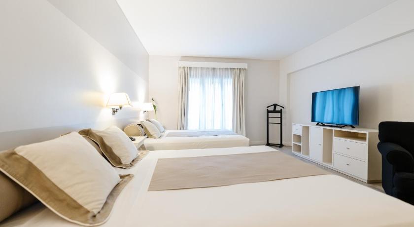 Image of Superior Family Room 0