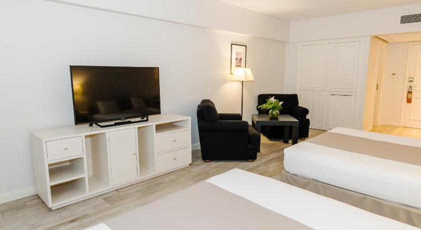 Image of Superior Family Room 7