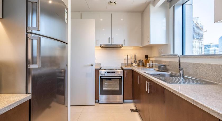 Charming 2Br in Boulevard Crescent |Downtown Dubai - image 7