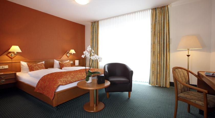 Image of Double Room with Balcony and Side View of the Sea 0