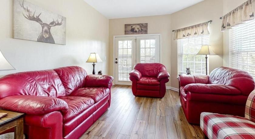 Bandit's Riverfront Retreat - Mountain View- Condo-Fishing-Balcony-Fireplace-Great Location!