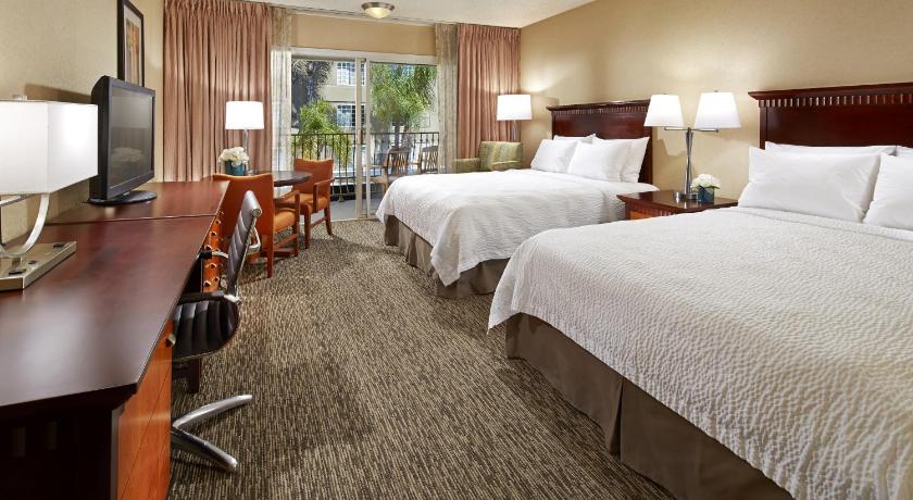 Anaheim Portofino Inn & Suites