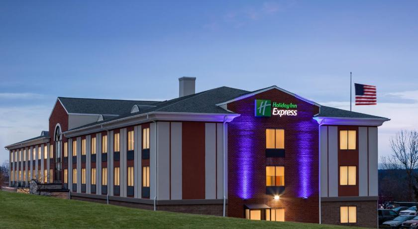 Holiday Inn Express East Greenbush - Albany Skyline photo