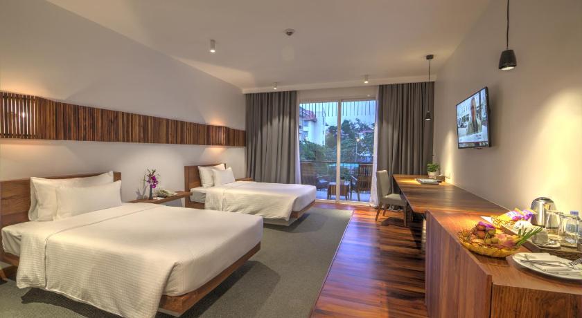 Image of Executive Twin Room with Balcony 5