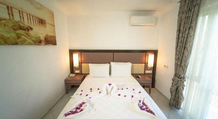 Zuzuu Beach Hotel photo
