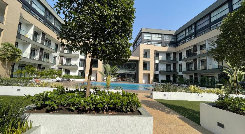 Embassy Gardens Luxury Suites & Apartments photo