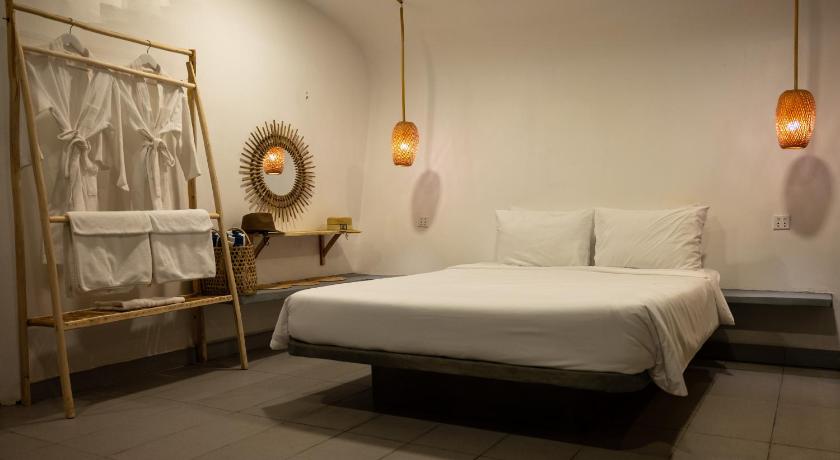 Image of Beachfront Bungalow 11