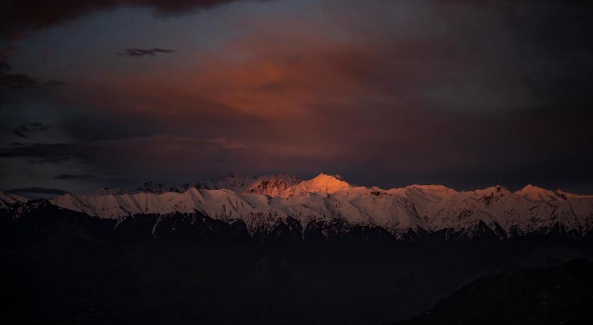 Himalayan Canvas khajjiar