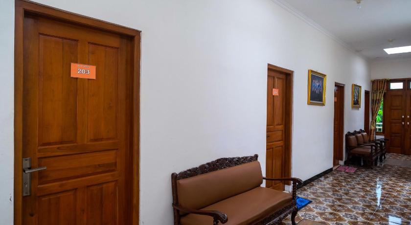 RedDoorz Syariah @ Griya Thamrin Manahan Solo – Surakarta (Solo), SD