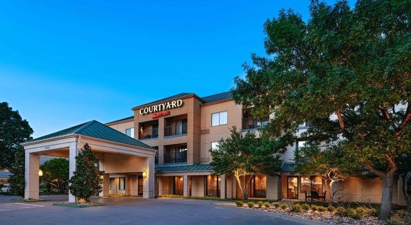 Courtyard Dallas Plano in Legacy Park photo