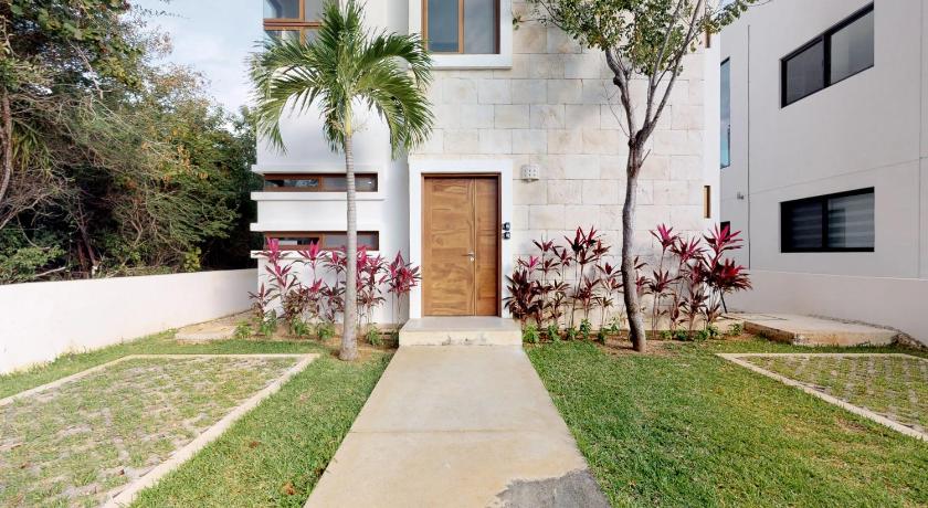 Casa Buffalo Garden Suite at Residencial Bahia — Hotel in Tulum